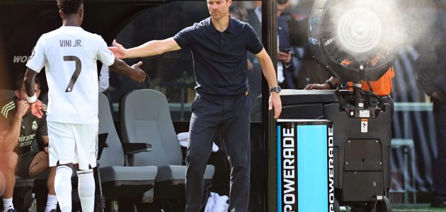 تشابي ألونسو يحسم الجدل حول علاقته بنجم ريال مدريد فينيسيوس